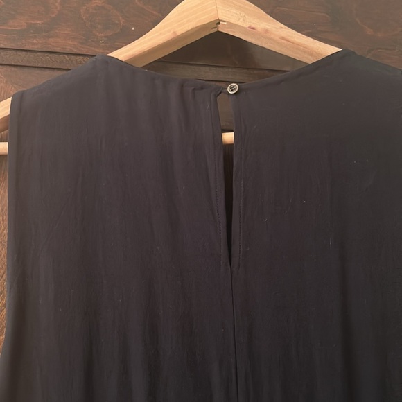 LBD with stunning detail by Twelfth Street by Cynthia Vincent. - Picture 5 of 8